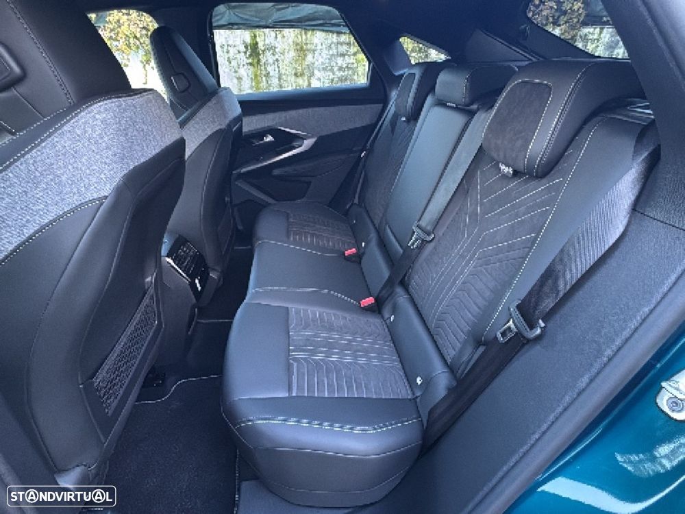 Peugeot E-3008 73 kWh Dual Motor Launch Edition - 9