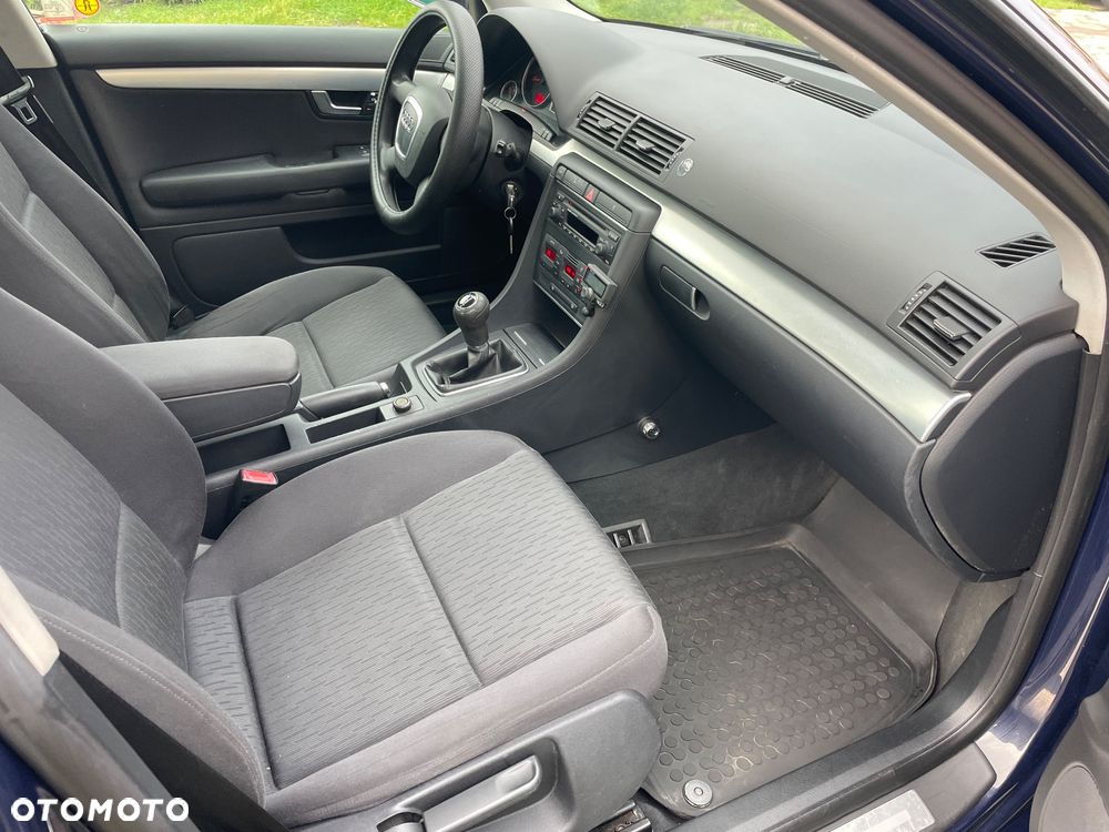 Audi A4 Limousine 1.6 - 9