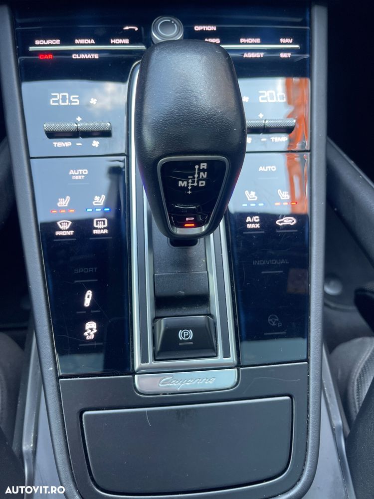 Porsche Cayenne Tiptronic S Platinum Edition - 33
