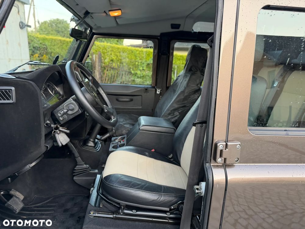 Land Rover Defender 2.4 TD4 E - 11