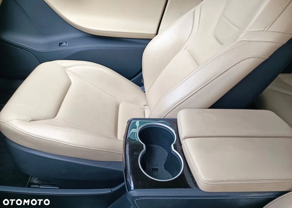 Tesla Model S 85D Allradantrieb - 11