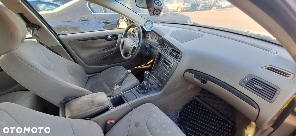 Volvo V70 2.4 - 17