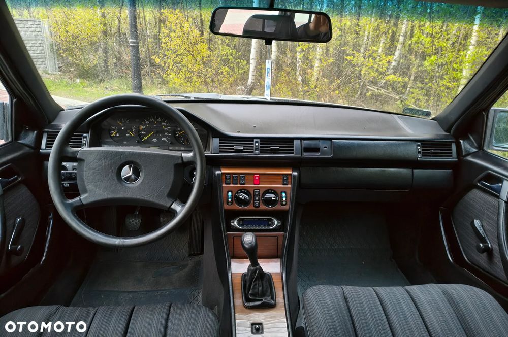 Mercedes-Benz W124 (1984-1993) - 8