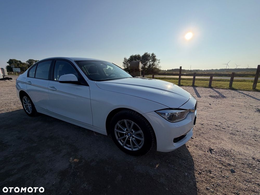 BMW Seria 3 318d - 12