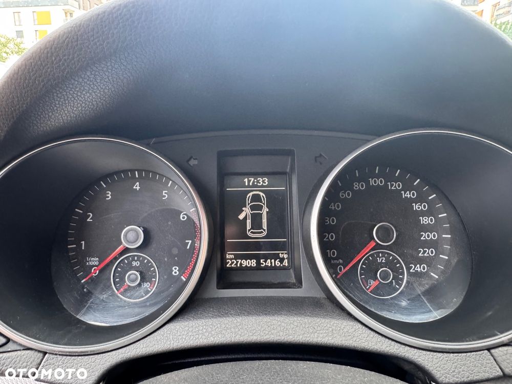 Volkswagen Golf - 11