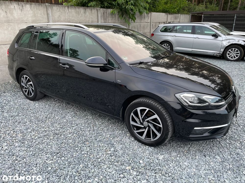 Volkswagen Golf - 10