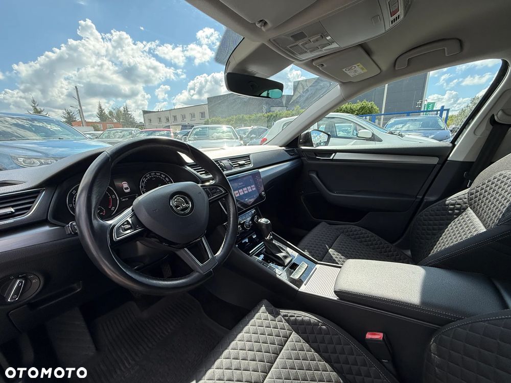 Skoda Superb 2.0 TDI Ambition DSG - 11