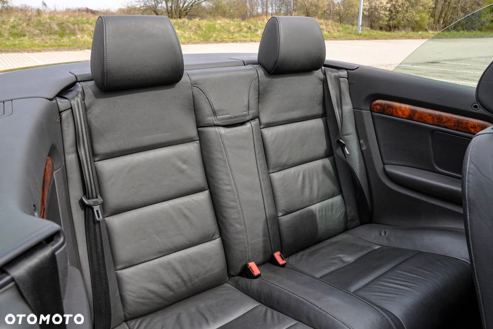 Audi A4 Cabrio 2.0 TDI DPF - 12