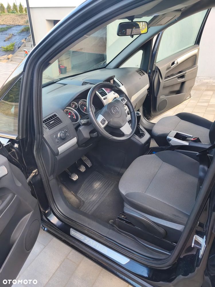 Opel Zafira - 9