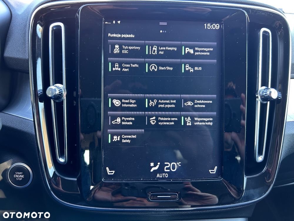 Volvo XC 40 T5 AWD Momentum Pro - 27