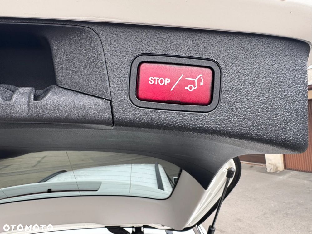 Mercedes-Benz Klasa C 200 d 9G-TRONIC - 17