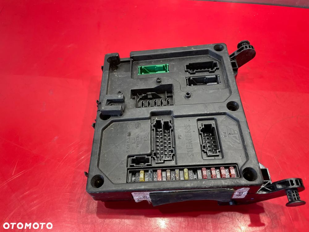 S108152001 skrzynka bezpieczników VW Touran - 1