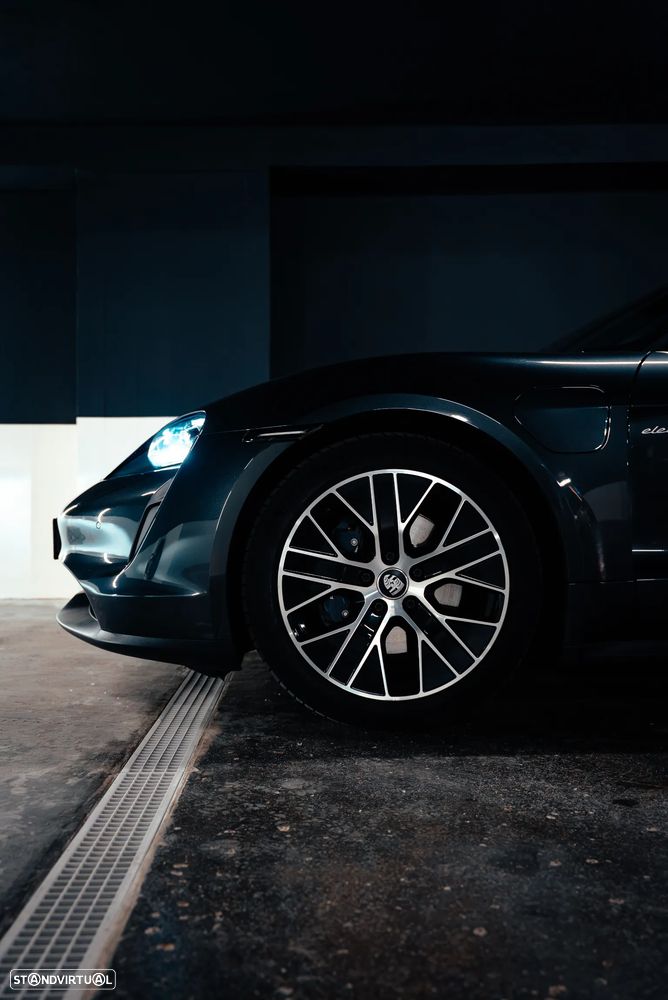 Porsche Taycan Sport Turismo - 3