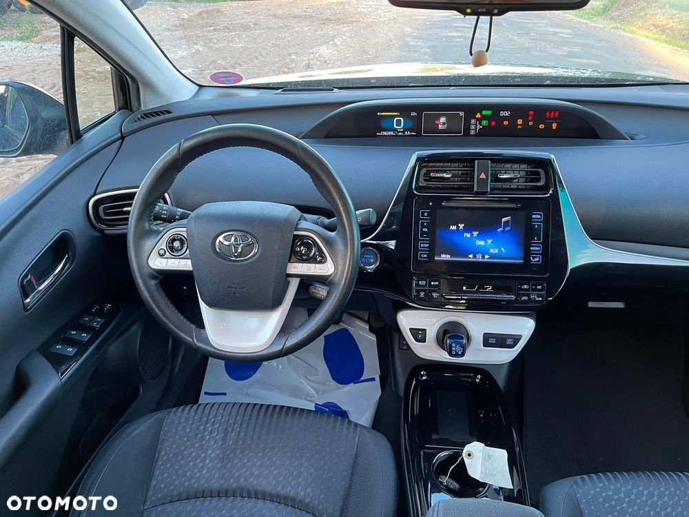 Toyota Prius Hybrid - 8