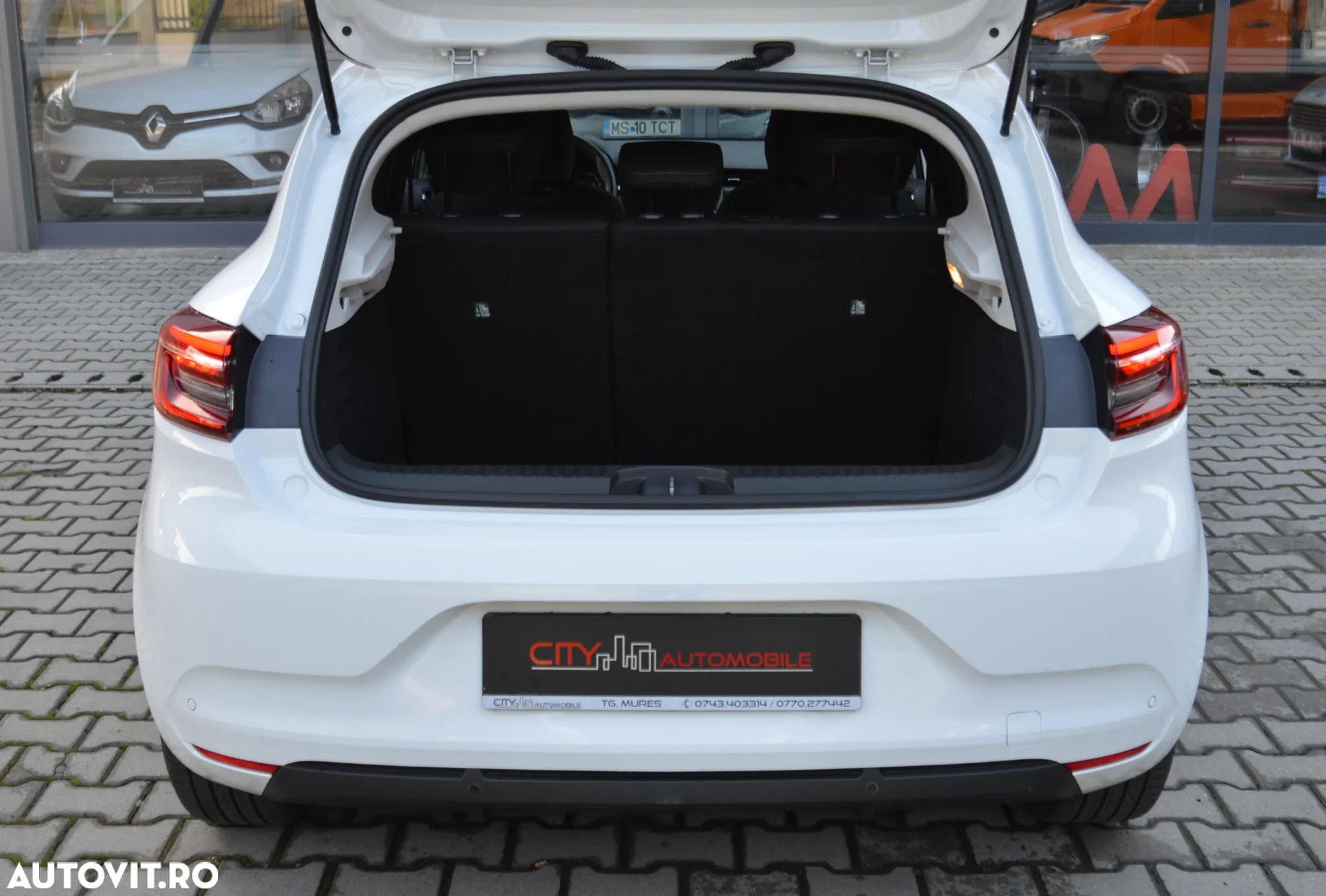 Renault Clio E-TECH Hybrid 140 BUSINESS EDITION - 36