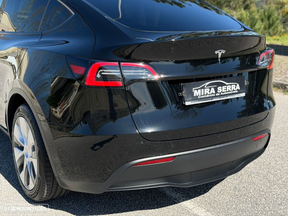 Tesla Model Y - 7