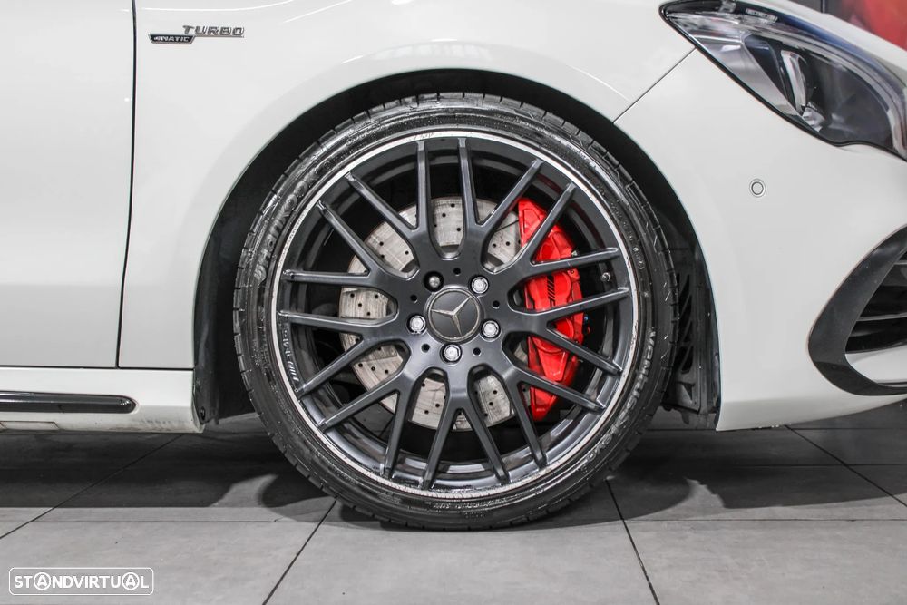 Mercedes-Benz CLA 45 AMG Shooting Brake 4-Matic - 4