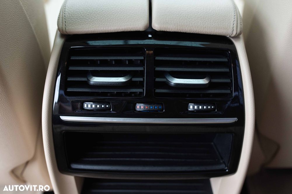 BMW Seria 5 520d xDrive AT - 27