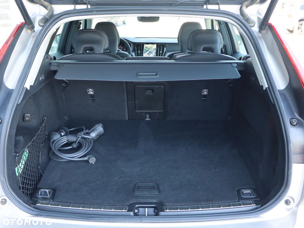 Volvo XC 60 T6 Plug-In Hybrid AWD Core - 17