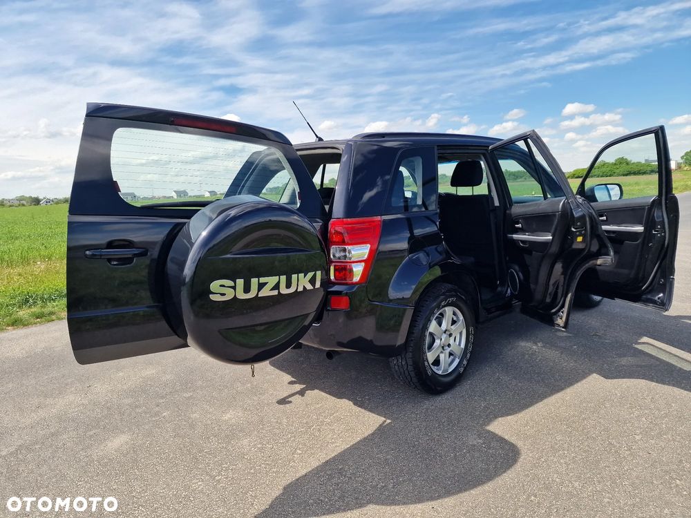 Suzuki Grand Vitara 2.0 - 34