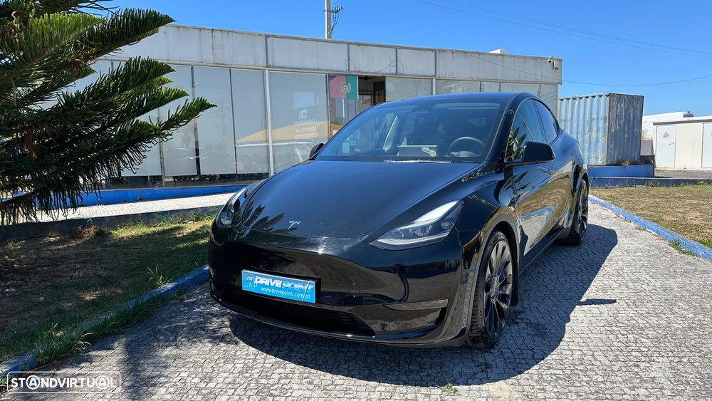 Tesla Model Y Performance Dual Motor AWD - 3