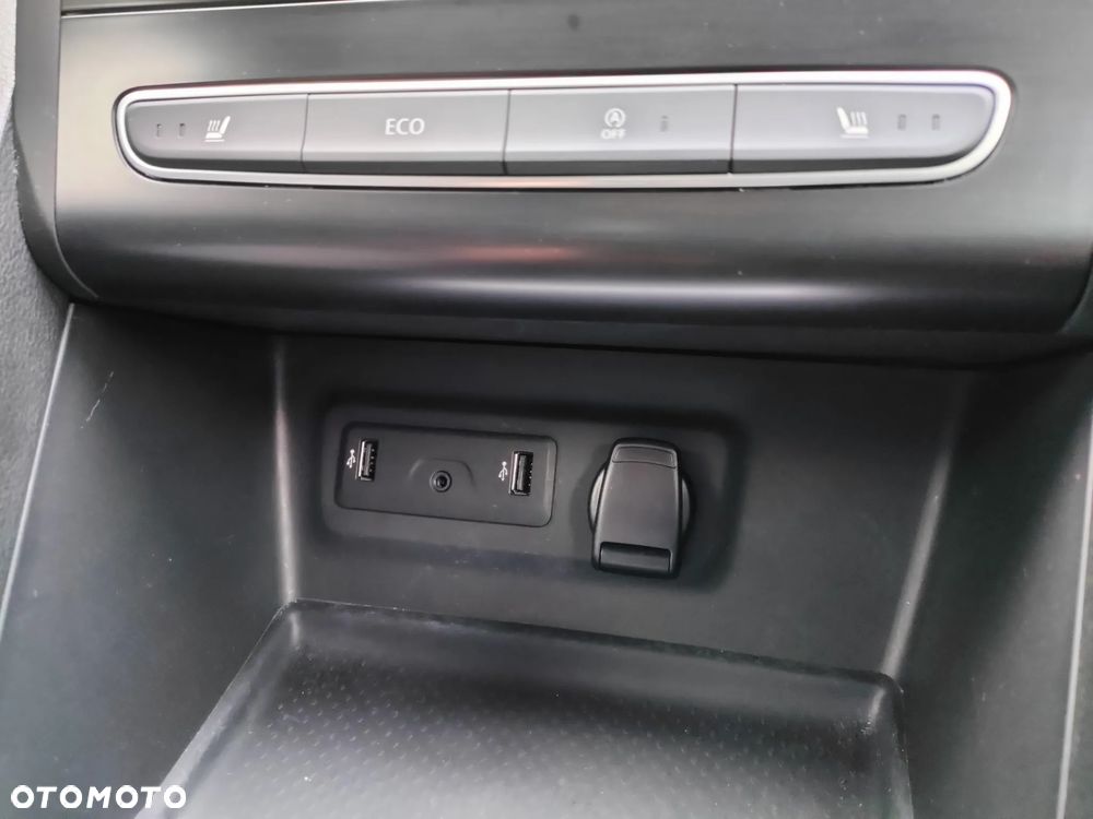 Renault Megane TCe 140 GPF LIMITED - 21