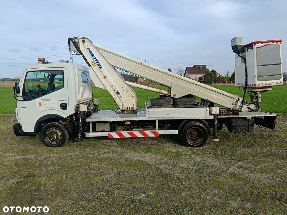 Renault Maxity - 5