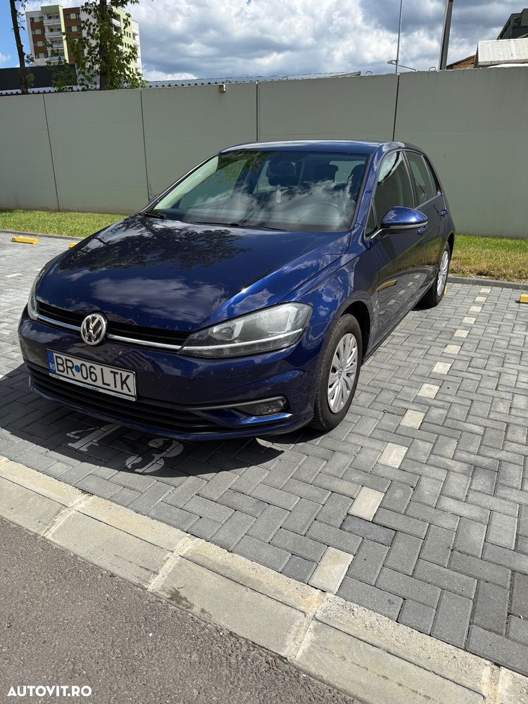 Volkswagen Golf - 1