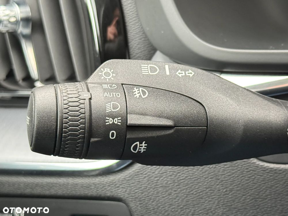 Volvo XC 60 D4 Momentum Pro - 14