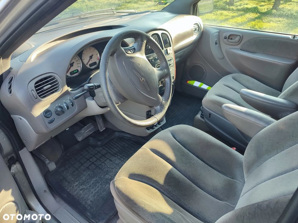 Chrysler Voyager - 10