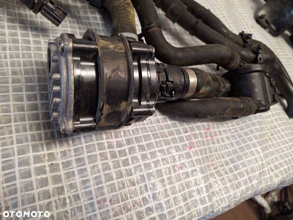 pompa wody volvo lynk  co lynkco 01 1.5 phev 8888778210 demontaz orginal - 7