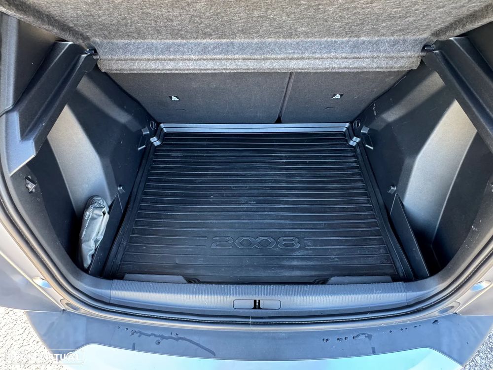 Peugeot 2008 - 8