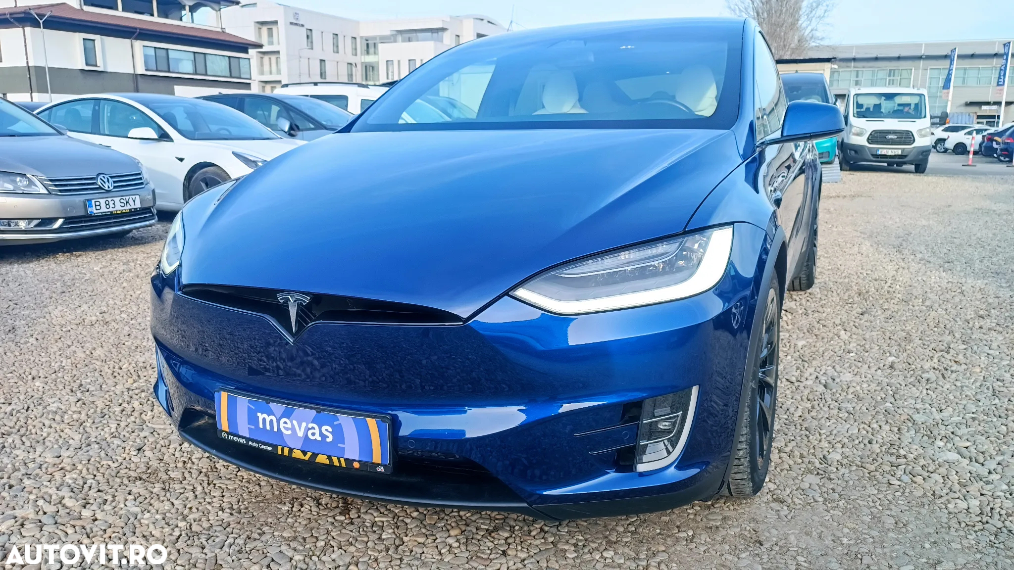 Tesla Model X - 4
