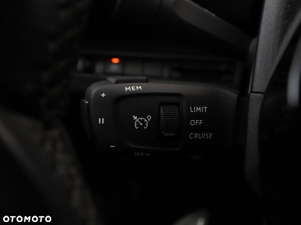 Peugeot 3008 1.2 PureTech Road Trip S&S - 37