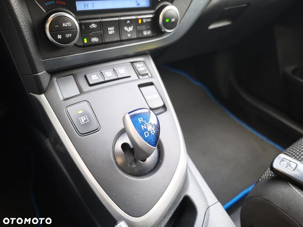 Toyota Auris 1.8 HSD Luna - 31