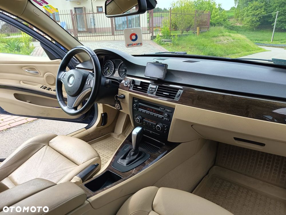 BMW Seria 3 320d xDrive DPF Touring Edition Exclusive - 34