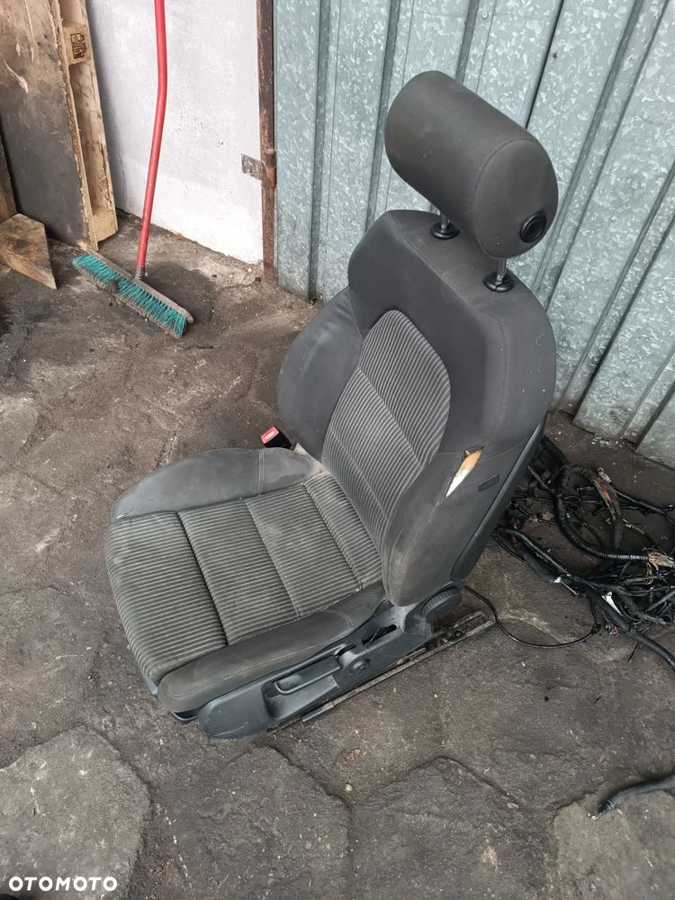 AUDI A4 B7 FOTEL KIEROWCY SPORT PODGRZEWANY - 2