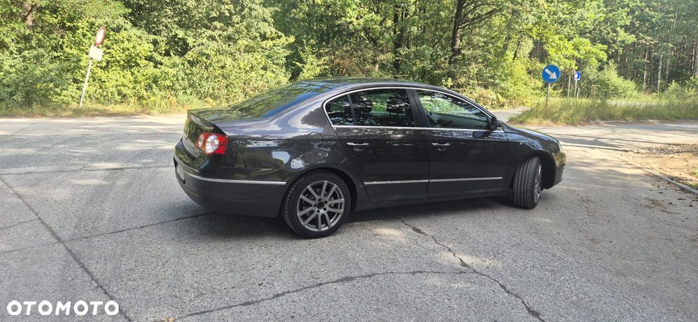 Volkswagen Passat - 2