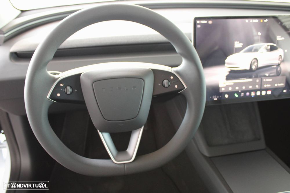 Tesla Model 3 - 7