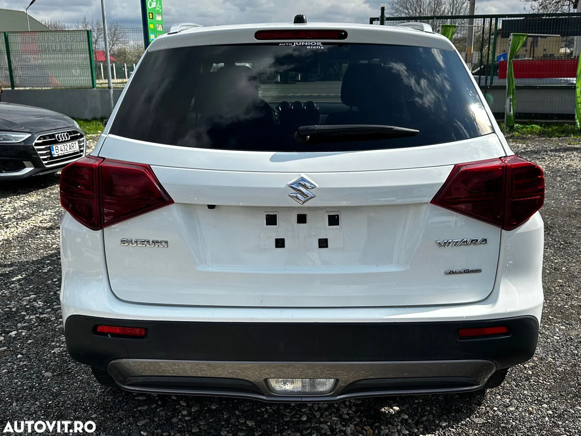 Suzuki Vitara 1.0 Boosterjet Allgrip Comfort - 6