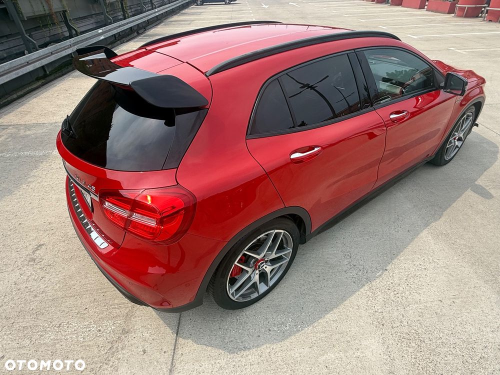 Mercedes-Benz GLA - 21