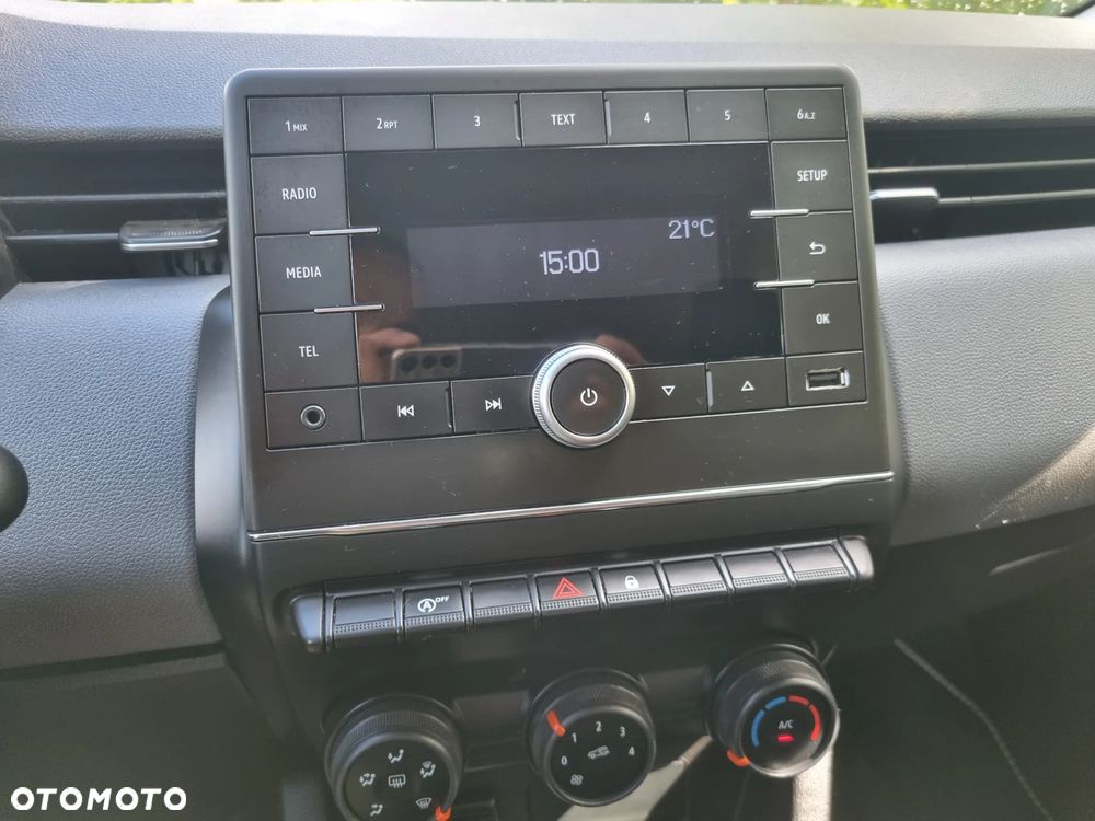 Renault Clio - 11