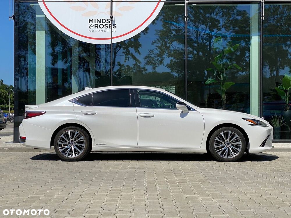 Lexus ES - 4