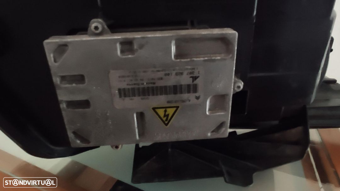farol xenon esquerdo citroen C6 - 8