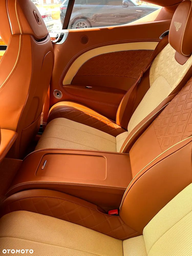 Bentley Continental GT - 18