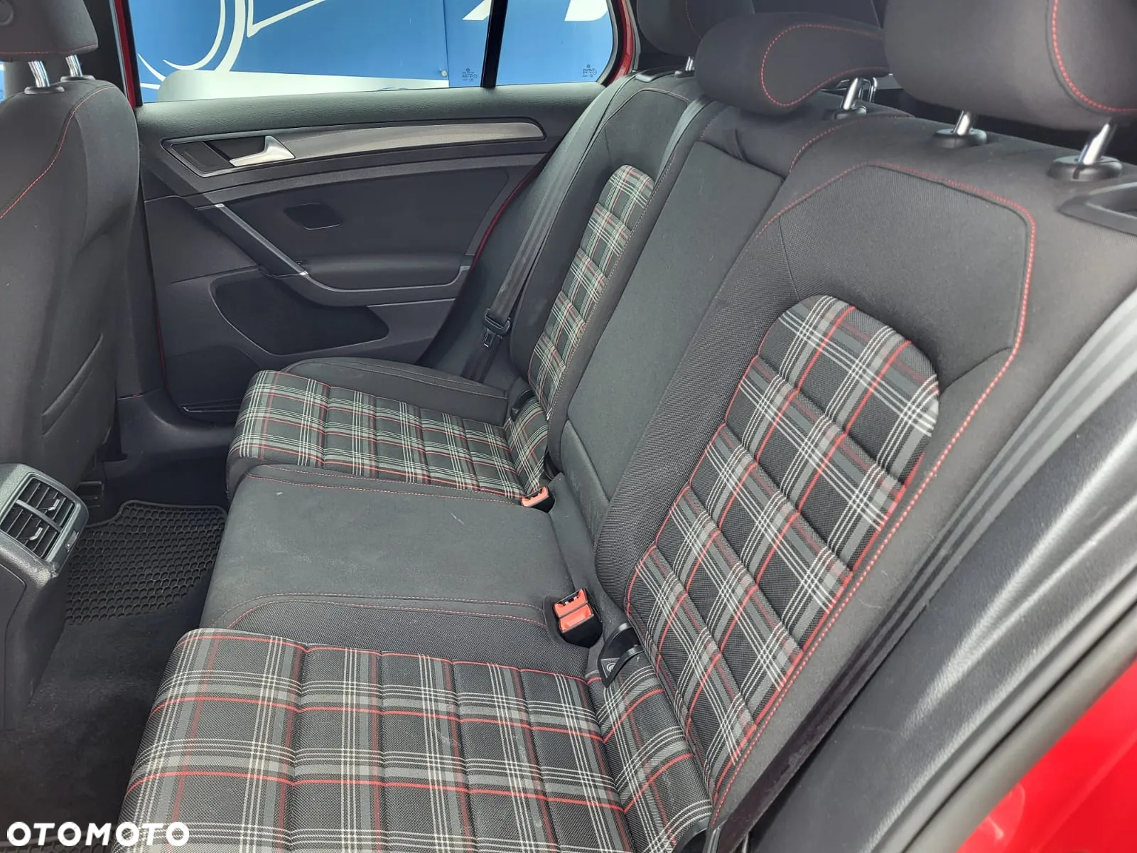 Volkswagen Golf VII 2.0 TSI BMT GTI - 12