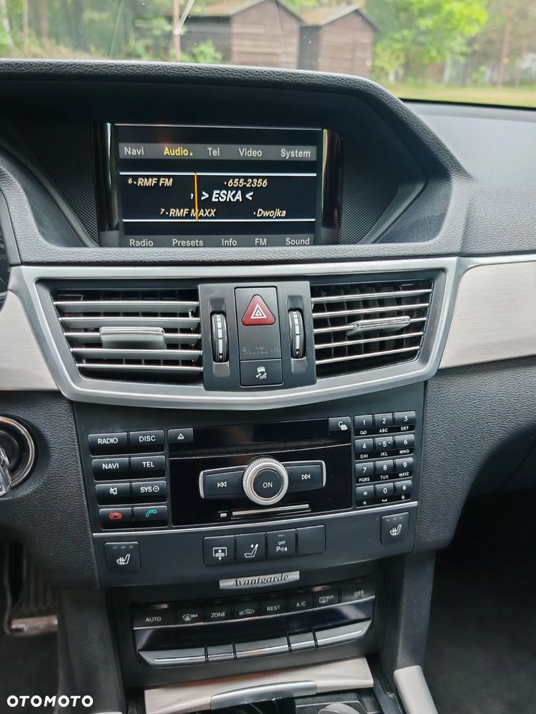 Mercedes-Benz Klasa E 350 CDI BlueEff Avantgarde - 13