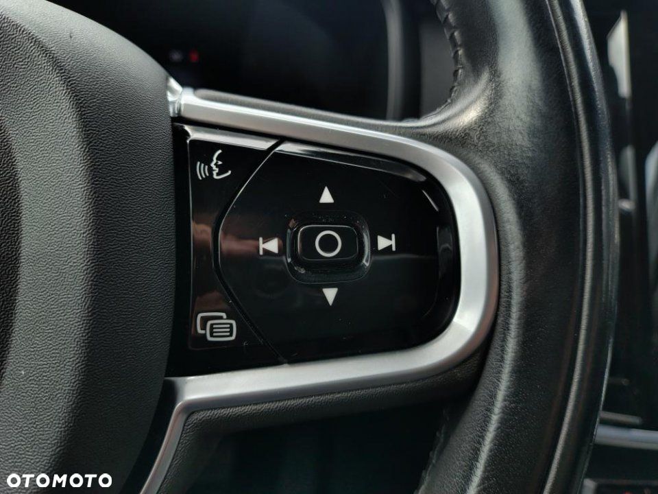 Volvo V90 Cross Country - 19