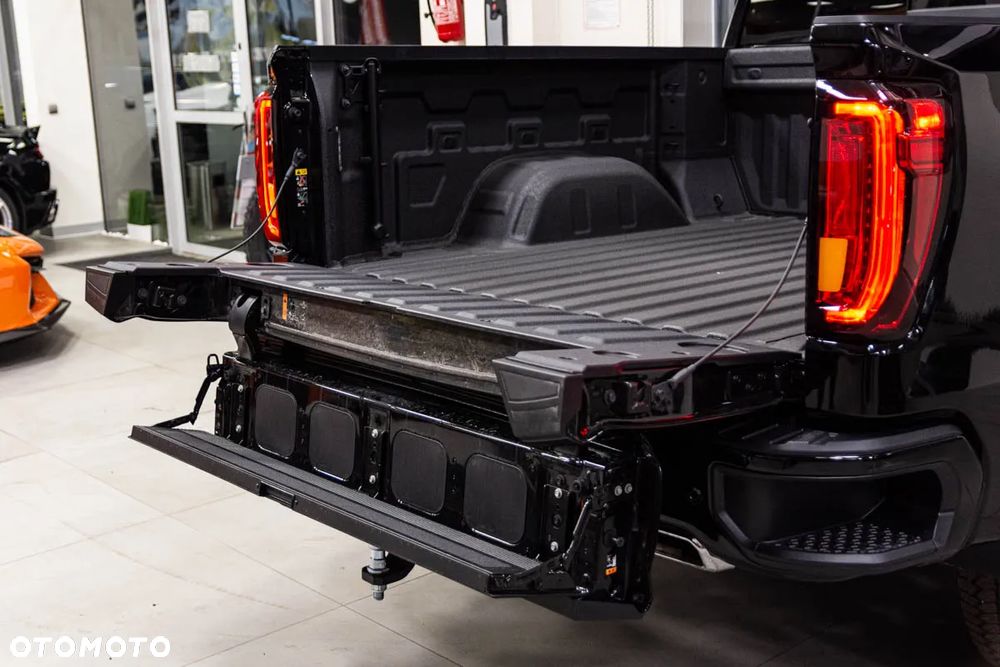 GMC Sierra - 16