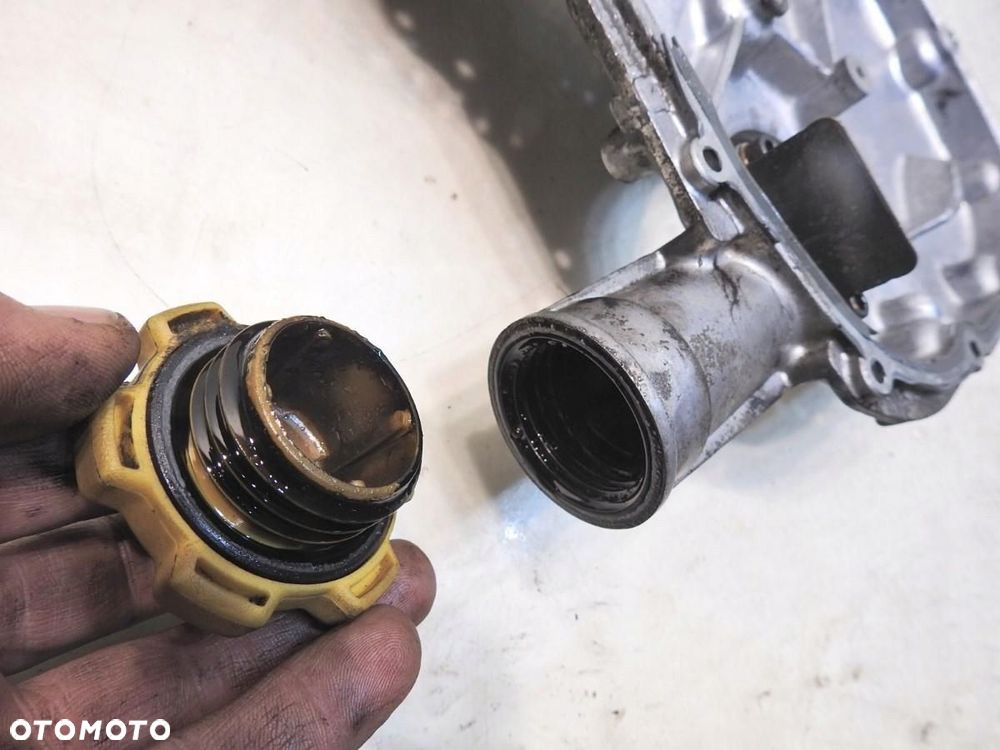 POKRYWA OSŁONA ROZRZĄDU SUBARU LEGACY V 2.0 D - 5